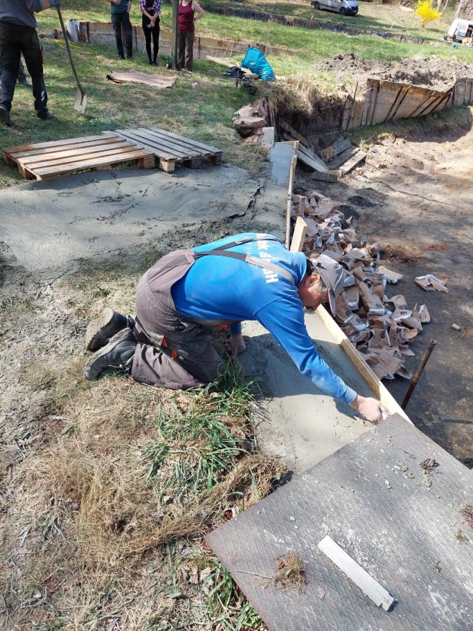 Tatkräftige Helfer bei der Sanierung des Mönchs